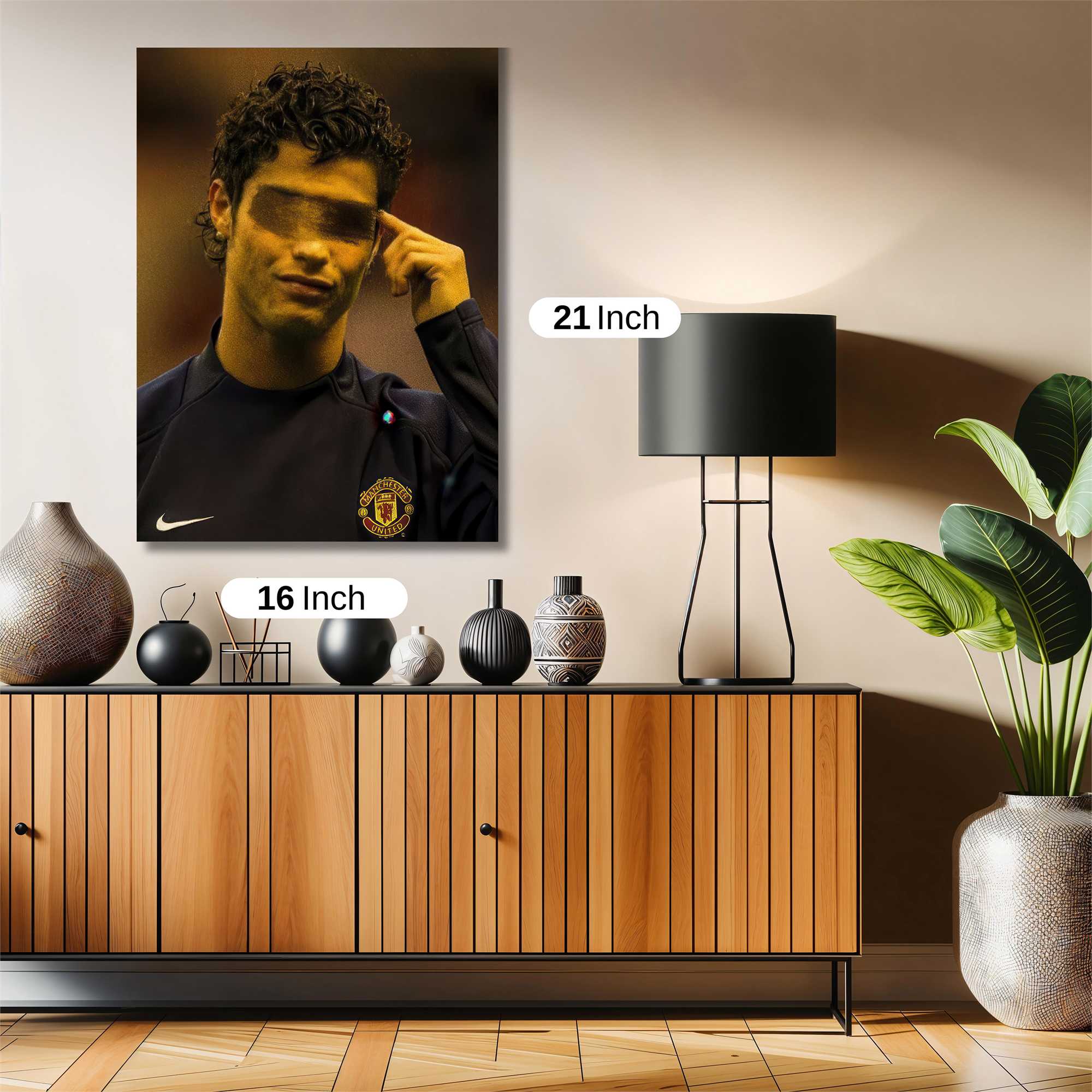 Ronaldo Pensive Safe Wall Magnetic / M