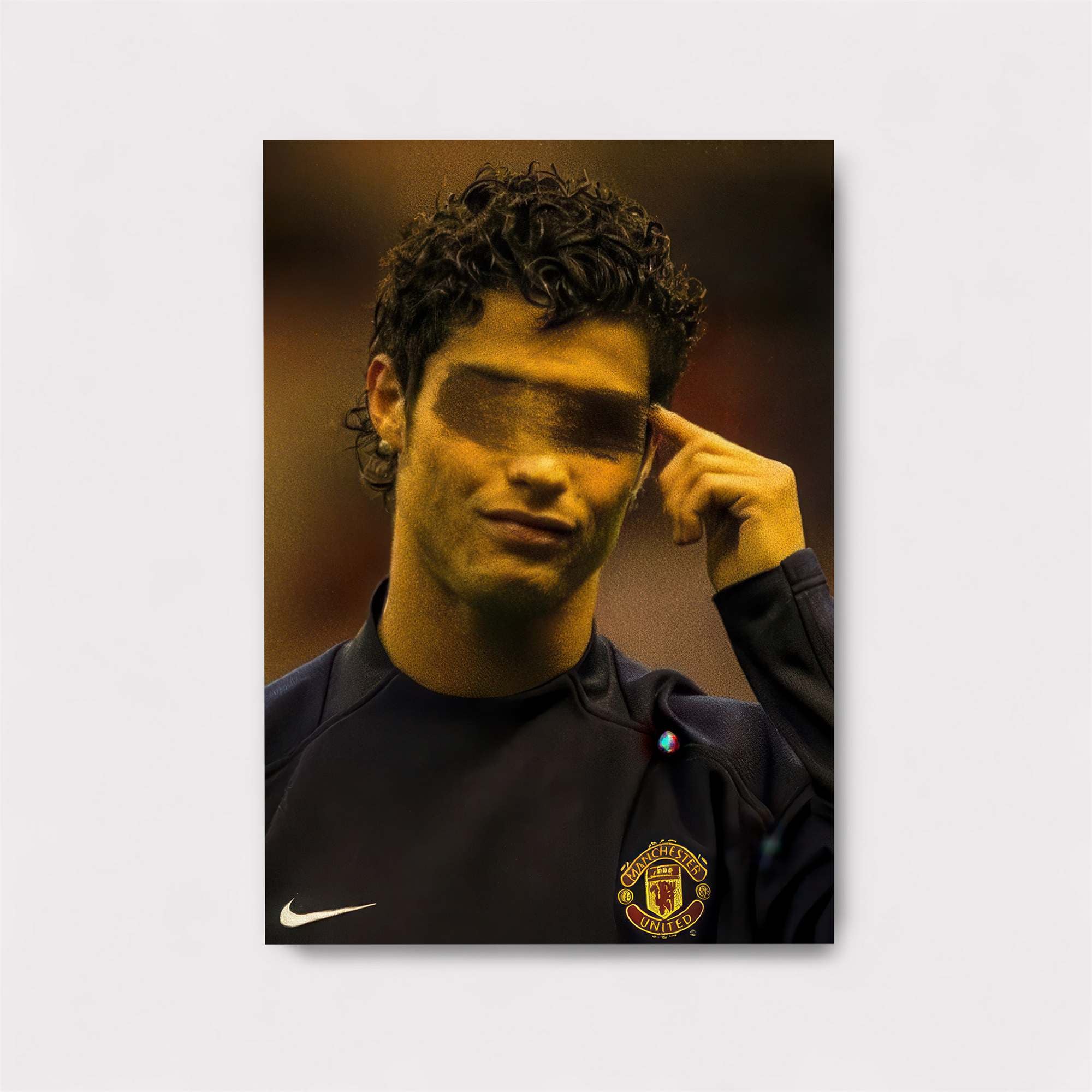 Ronaldo Pensive Safe Wall Magnetic / M