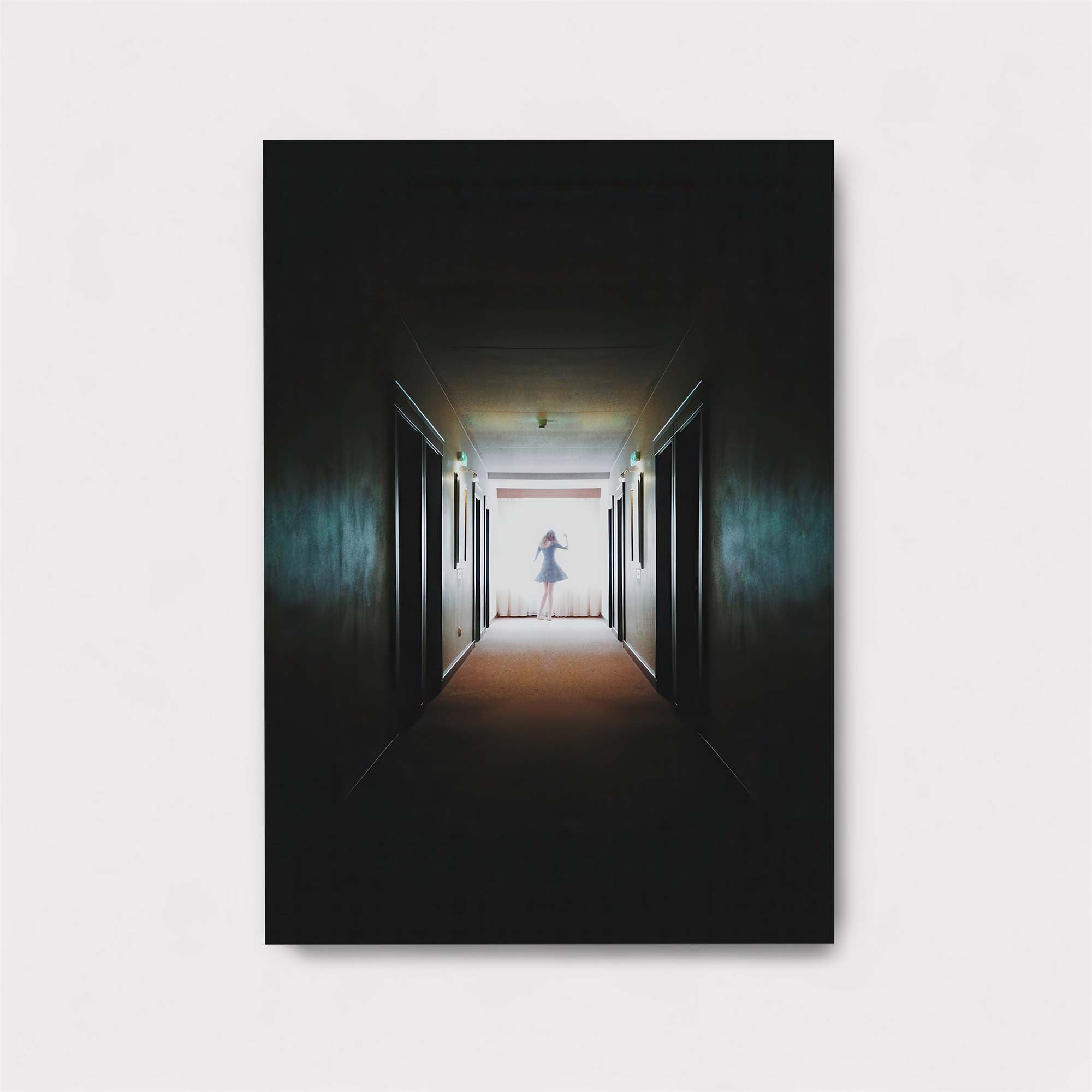 Ghostly Silhouette Safe Wall Magnetic / M