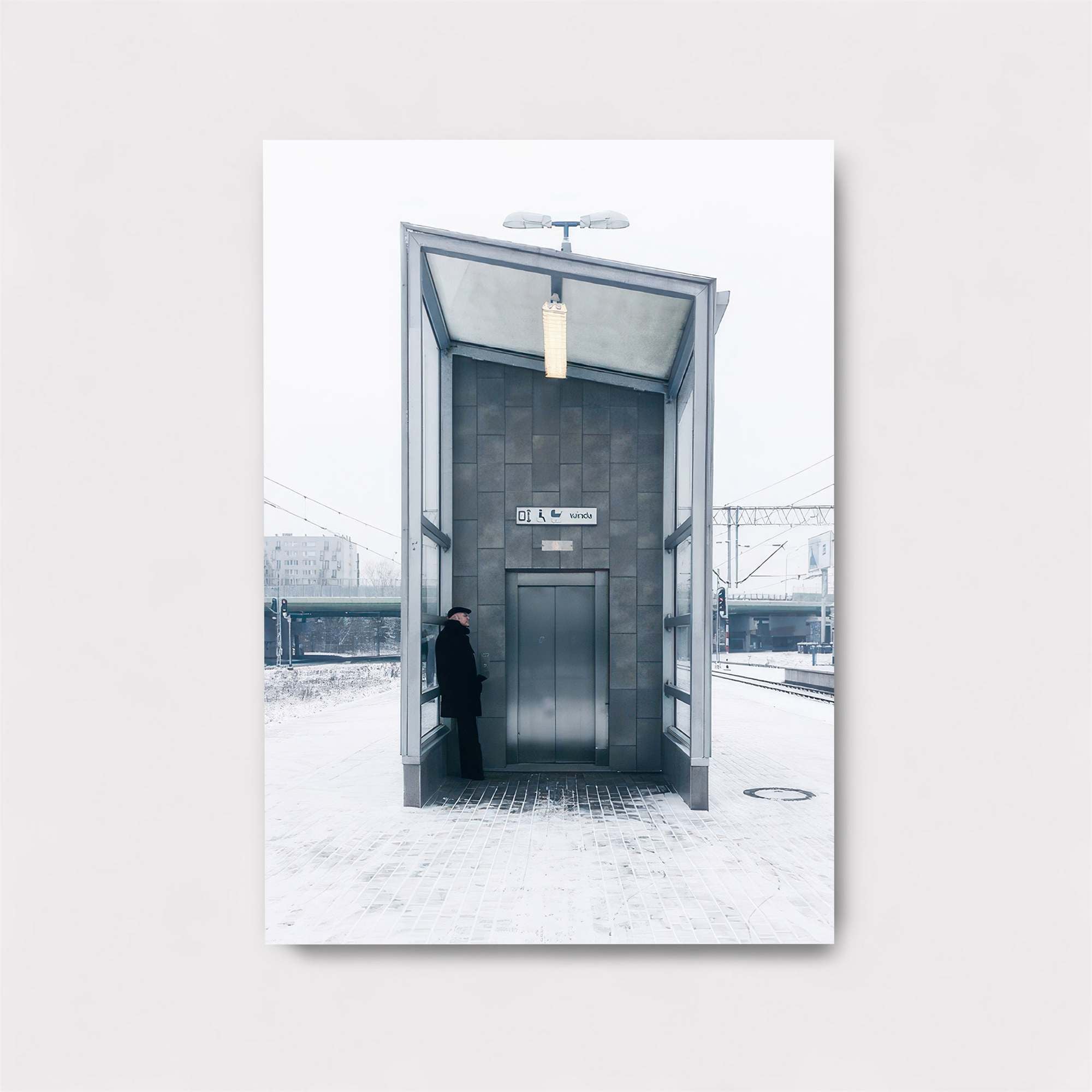 Station Solitude Safe Wall Magnetic / M
