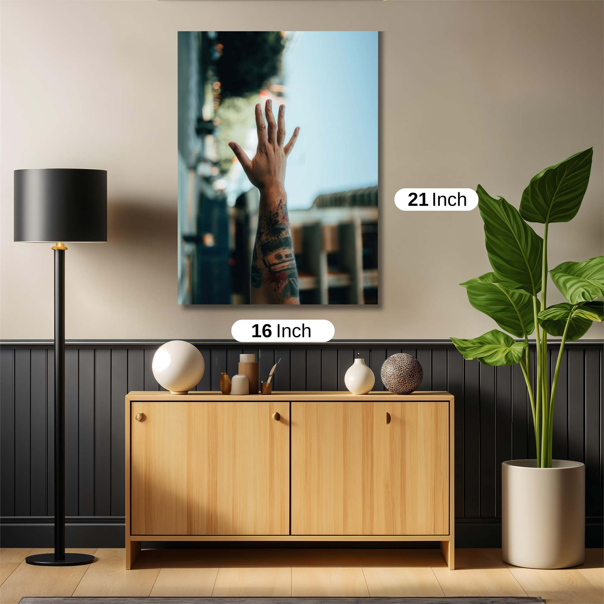 Hand Raised Safe Wall Magnetic / M