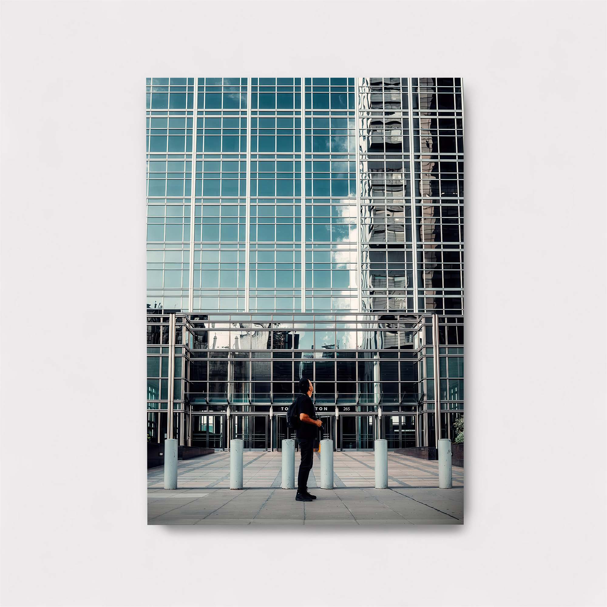 Skyscraper Serenity Safe Wall Magnetic / M