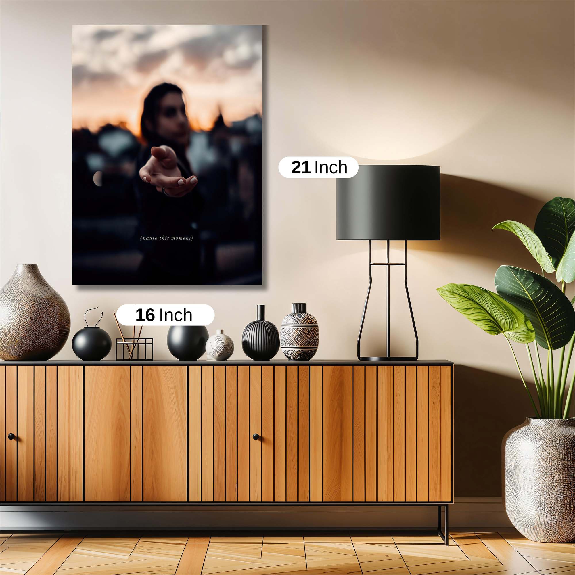 Hand Serene Safe Wall Magnetic / M