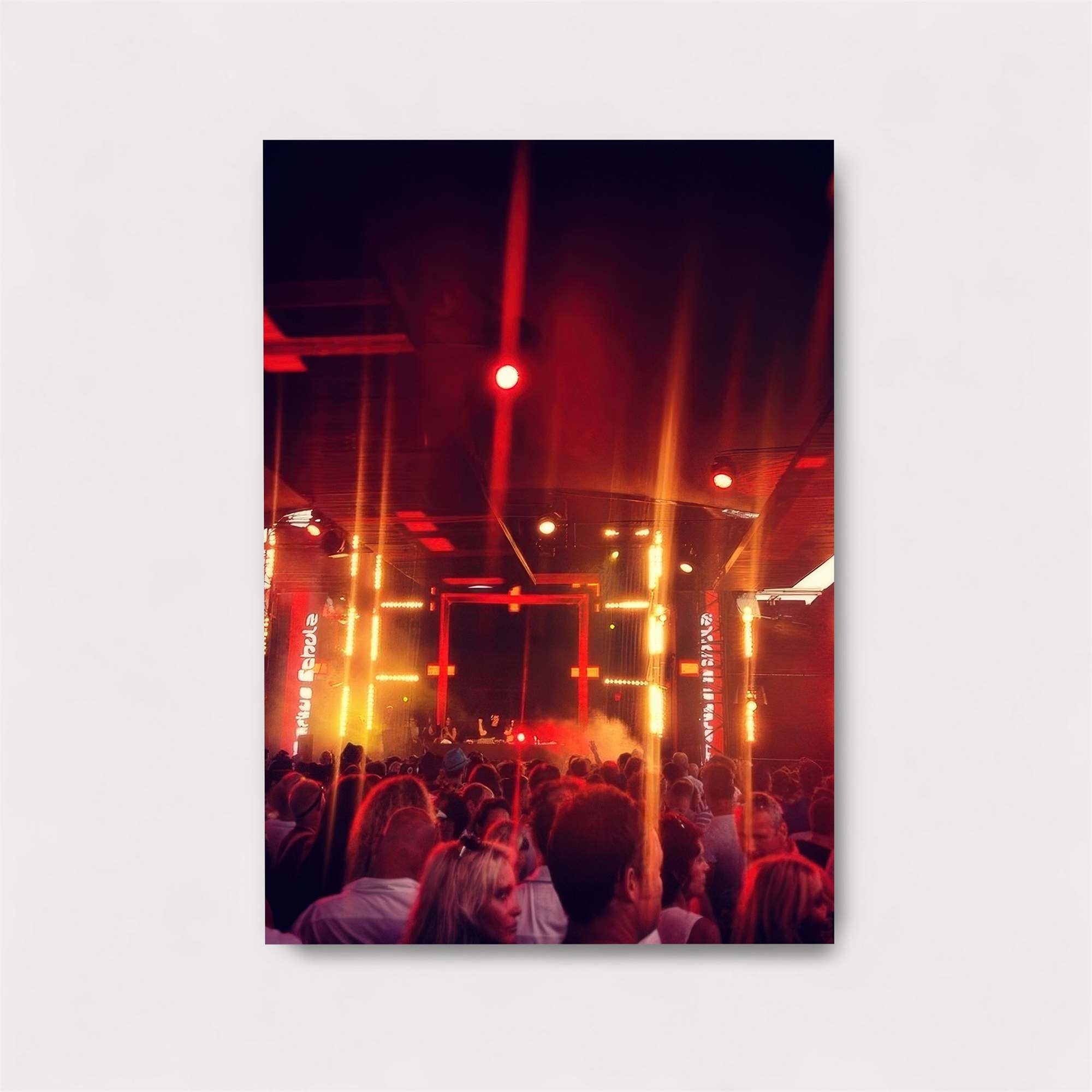 Explorer Serene Safe Wall Magnetic / M